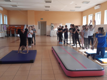 Najnowsze zdjęcia grupy tanecznej ,,Magnetic" z zajęć akrobatycznych