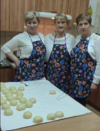 OSTATKOWE PACZKI, FAWORKI I CHRUSTY U KGW ,,KULESIANKI"