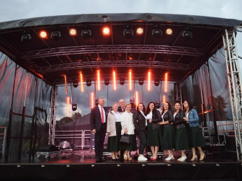 Kulesianki Band na scenie podczas dożynek w swojej gminie.