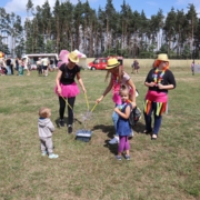 SPORT I RODZINNA ATMOSFERA PODCZAS III PIKNIKU RODZINNEGO W NASZEJ GMINIE